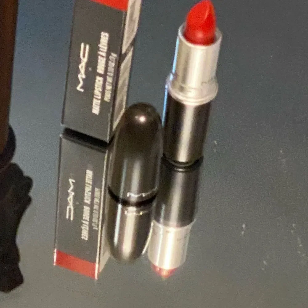 - 💄M•A•C RUSSIAN RED MATTE LIPSTICK - Picture 8 of 11